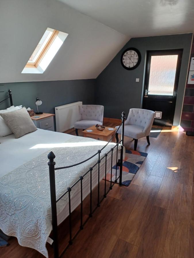 Bed and Breakfast The Bear Rhayader Esterno foto