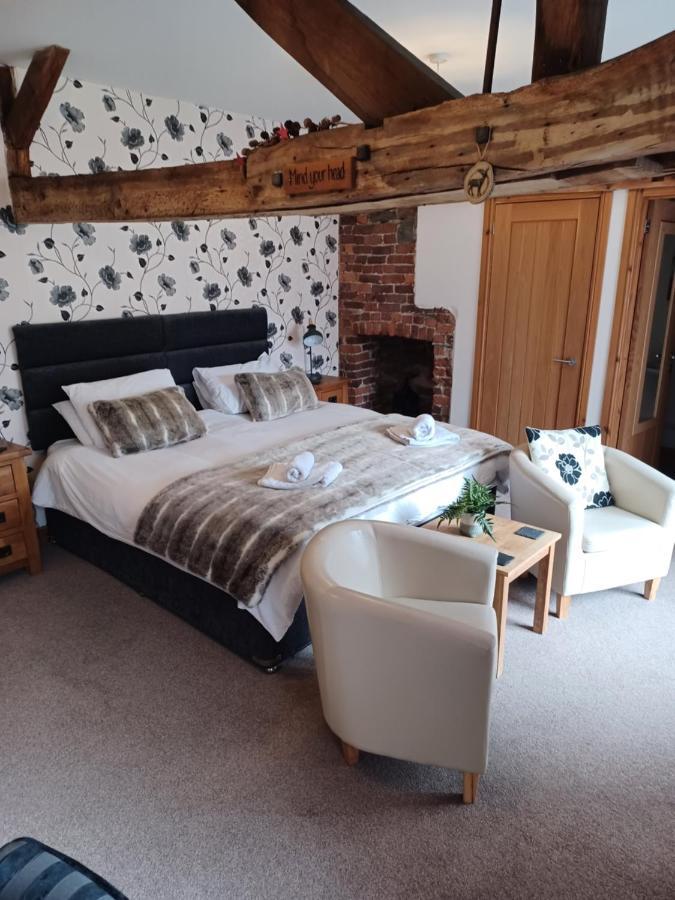 Bed and Breakfast The Bear Rhayader Esterno foto