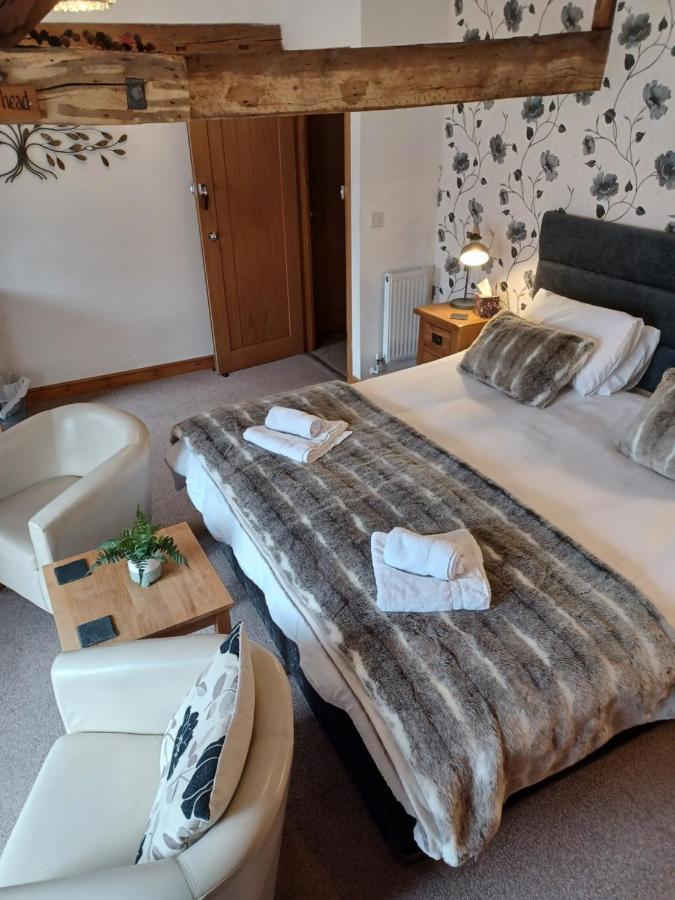 Bed and Breakfast The Bear Rhayader Esterno foto