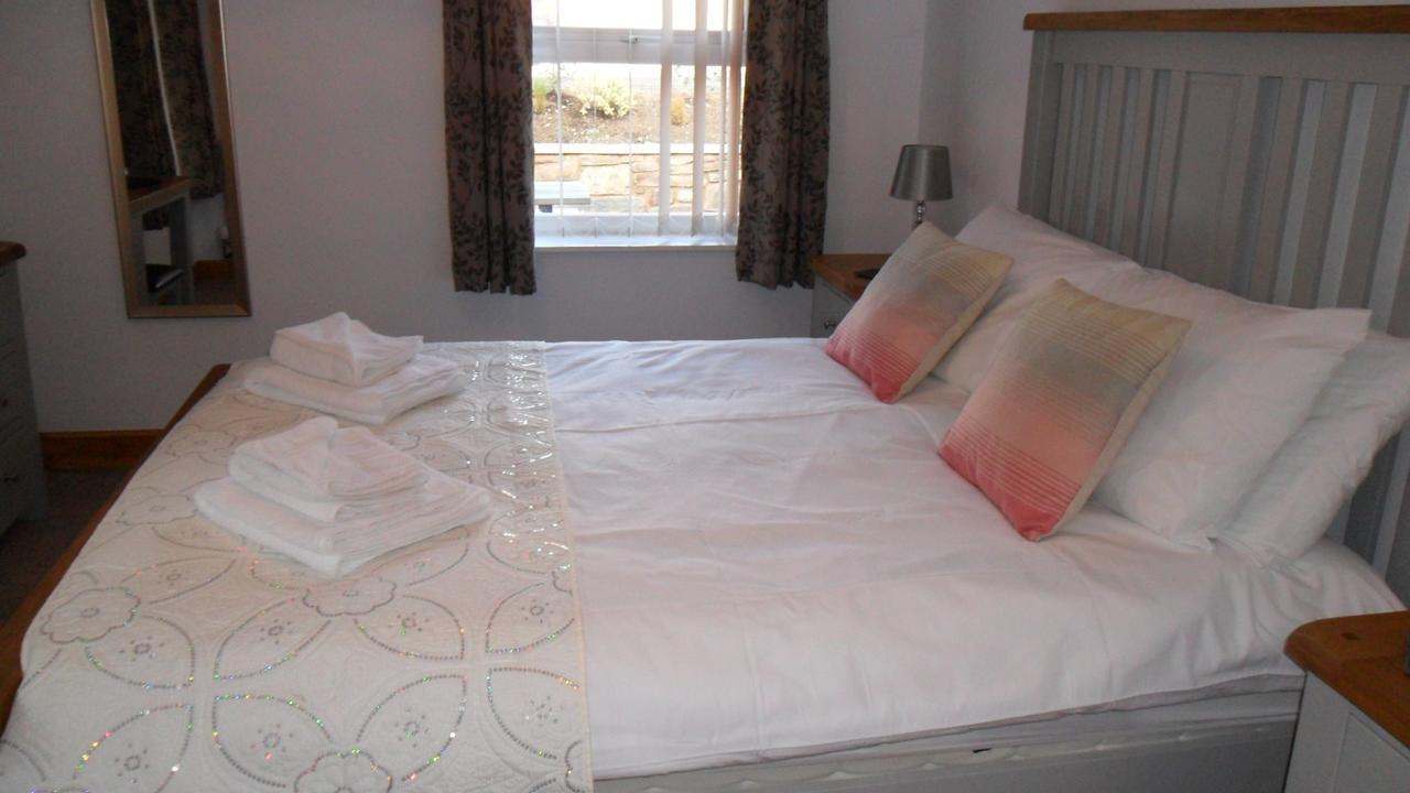 Bed and Breakfast The Bear Rhayader Esterno foto