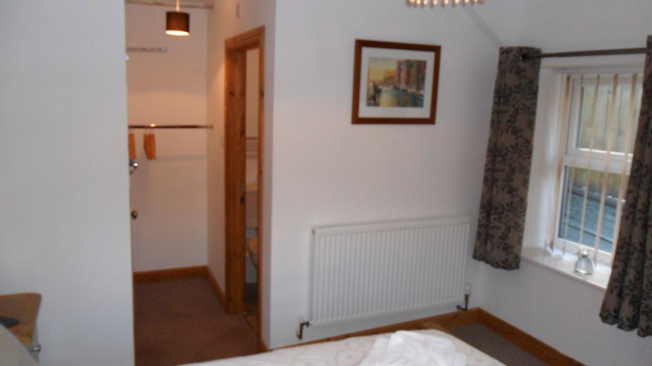 Bed and Breakfast The Bear Rhayader Esterno foto