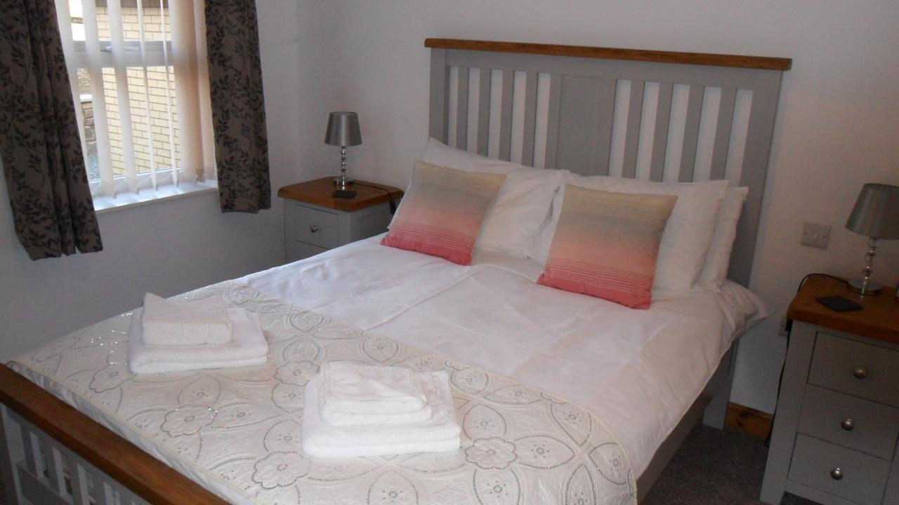 Bed and Breakfast The Bear Rhayader Esterno foto