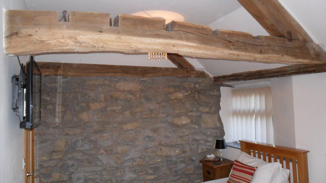 Bed and Breakfast The Bear Rhayader Esterno foto
