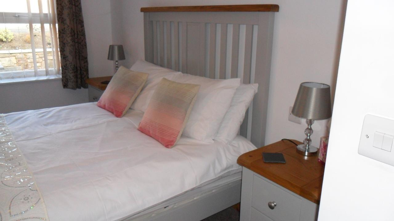 Bed and Breakfast The Bear Rhayader Esterno foto