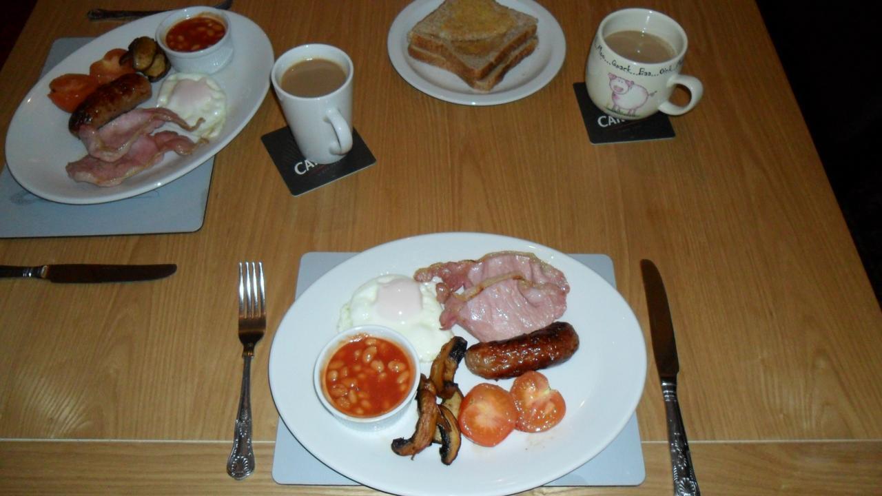 Bed and Breakfast The Bear Rhayader Esterno foto