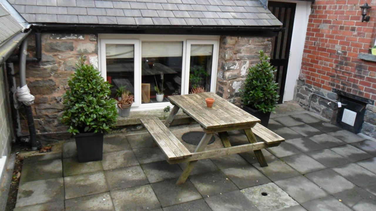 Bed and Breakfast The Bear Rhayader Esterno foto