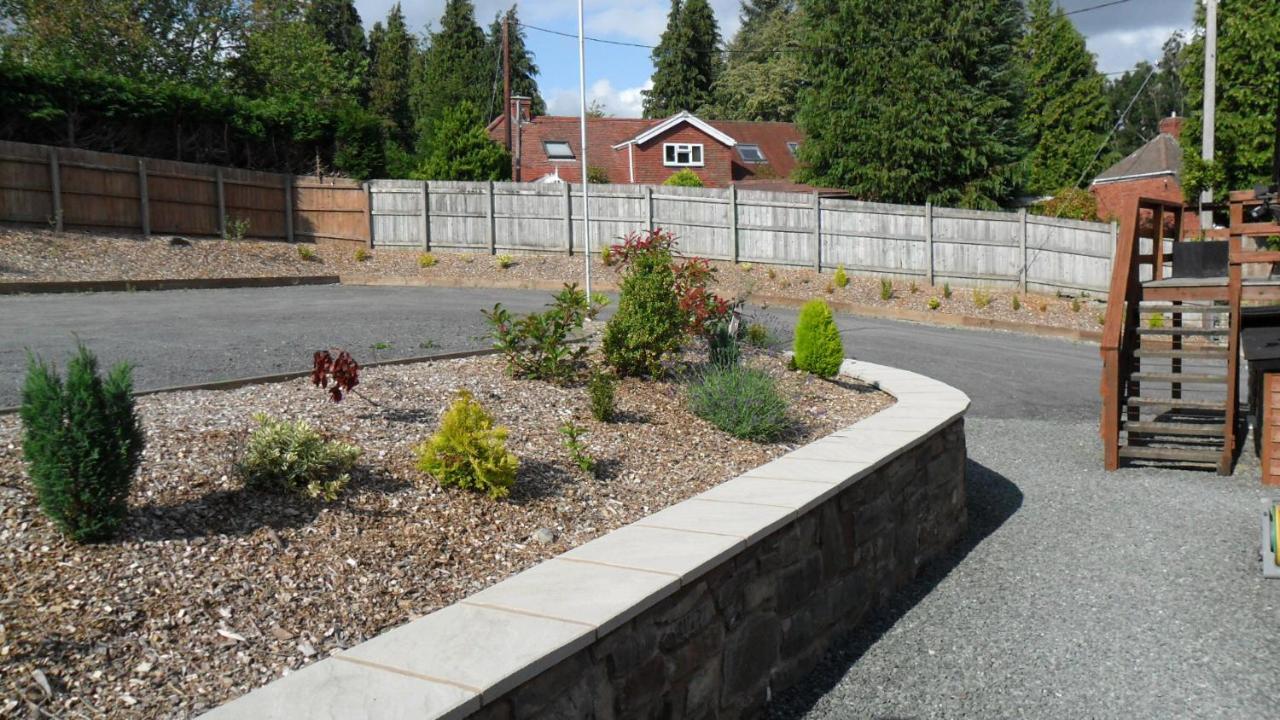 Bed and Breakfast The Bear Rhayader Esterno foto