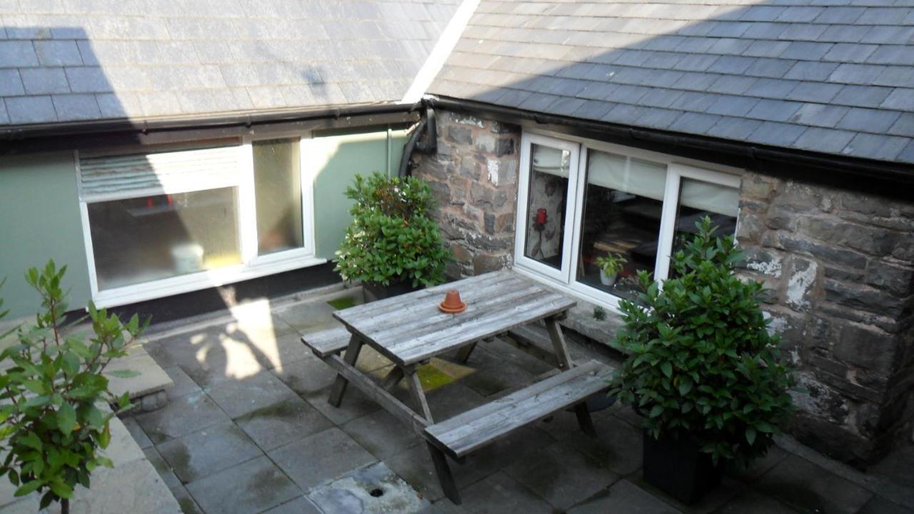 Bed and Breakfast The Bear Rhayader Esterno foto