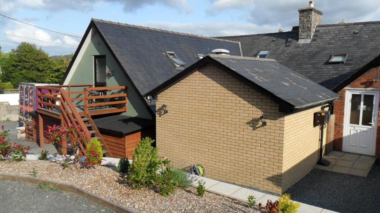 Bed and Breakfast The Bear Rhayader Esterno foto
